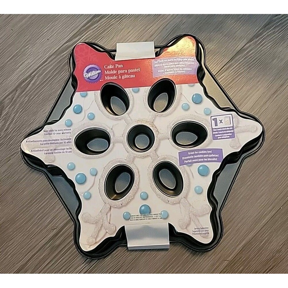 Christmas Wilton Snowflake Snow Holiday Non-stick Cake Pan NWT Dessert 13"